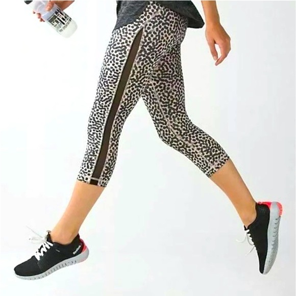 Lululemon Athletica Cheetah Print Cropped Leggings with Mesh Sides (size 2) - Picture 2 of 2